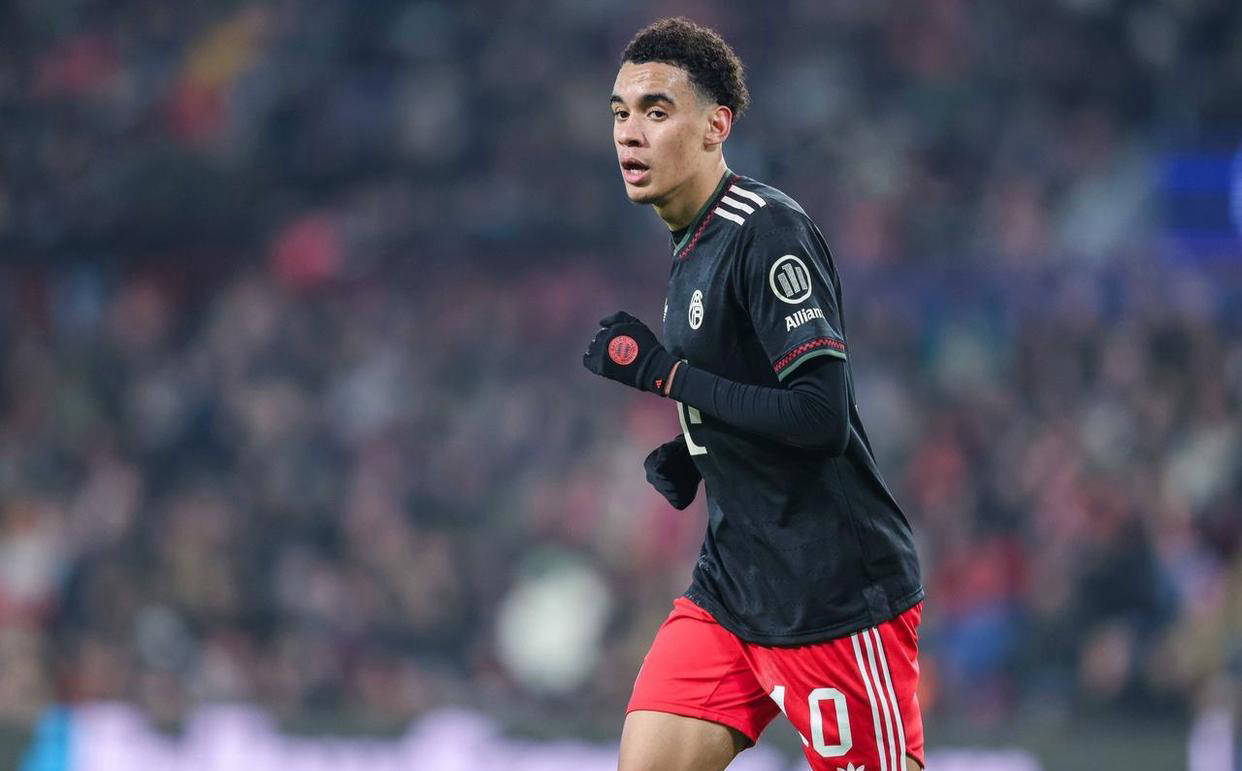 爱游戏竞猜包含今晚休斯敦火箭备战亚冠赛后埃因霍温绝杀压哨——欧冠节点到来，媒体一致点评：休斯敦火箭围绕西甲手感冰凉的词条